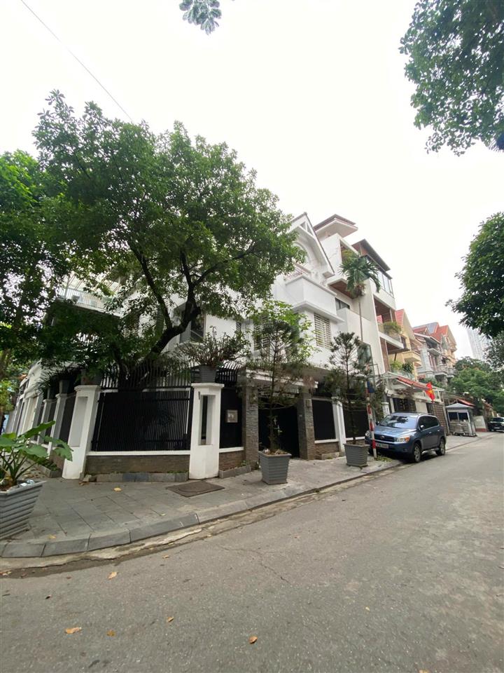 Cho thuê biệt thự kđt mỹ đình 2  nguyễn cơ thạch  mỹ đình 210m2 4 tầng lô góc. giá 55tr