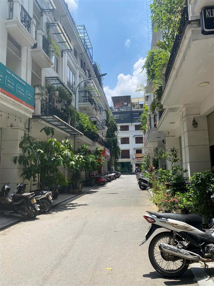 Cho thuê liền kề 90 nguyễn tuân, thanh xuân, dt 75m2, 5.5 tầng, thông sàn, thang bộ. giá 45tr