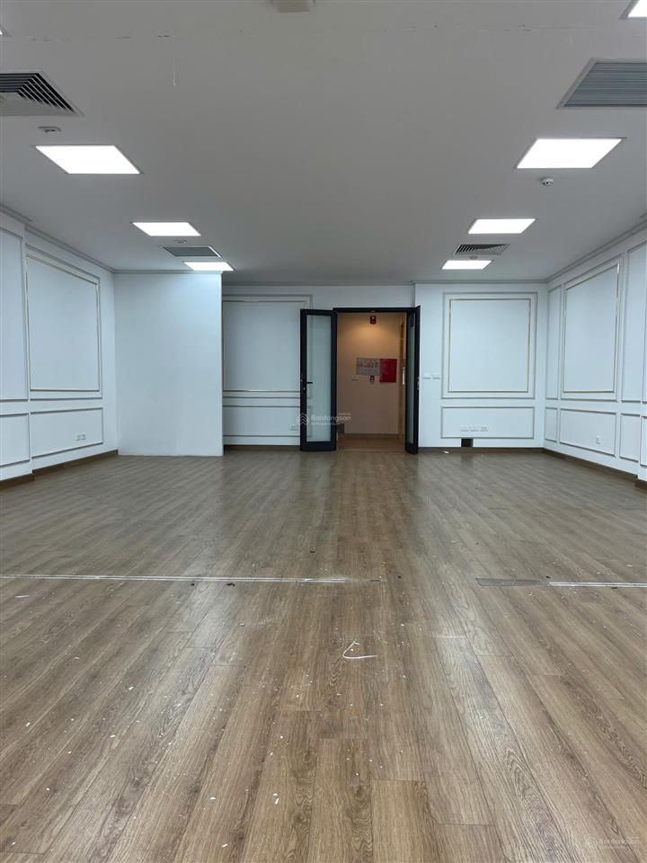 Cho thuê liền kề 90 nguyễn tuân, thanh xuân, dt 75m2, 5.5 tầng, thông sàn, thang bộ. giá 45tr