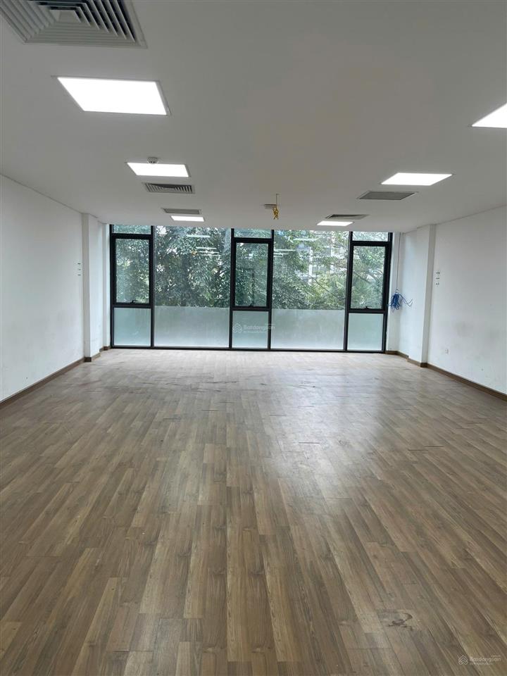 Cho thuê liền kề 90 nguyễn tuân, thanh xuân, dt 75m2, 5.5 tầng, thông sàn, thang bộ. giá 45tr