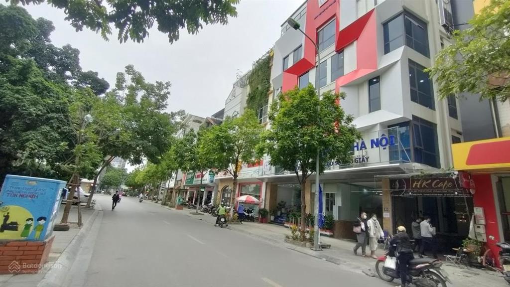 Cho thuê tòa nhà mặt phố trương công giai  cầu giấy hn 90m2 7 tầng mt 6m. thông sàn. giá 90tr