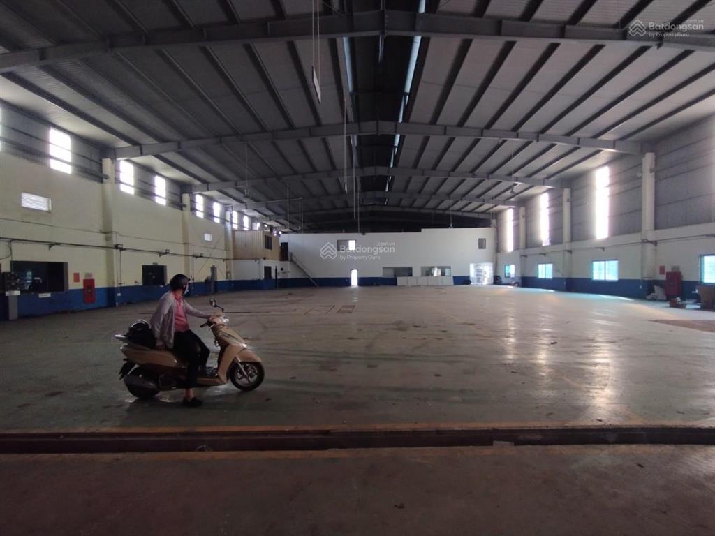 Cho thuê kho xưởng tại kcn từ liêm  cầu diễn  hà nội. dt 1500m2. giá 120.000/m2