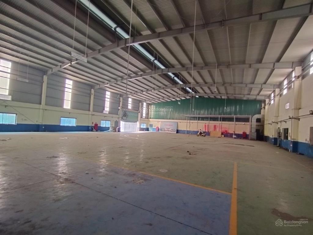 Cho thuê kho xưởng tại kcn từ liêm  cầu diễn  hà nội. dt 1500m2. giá 120.000/m2