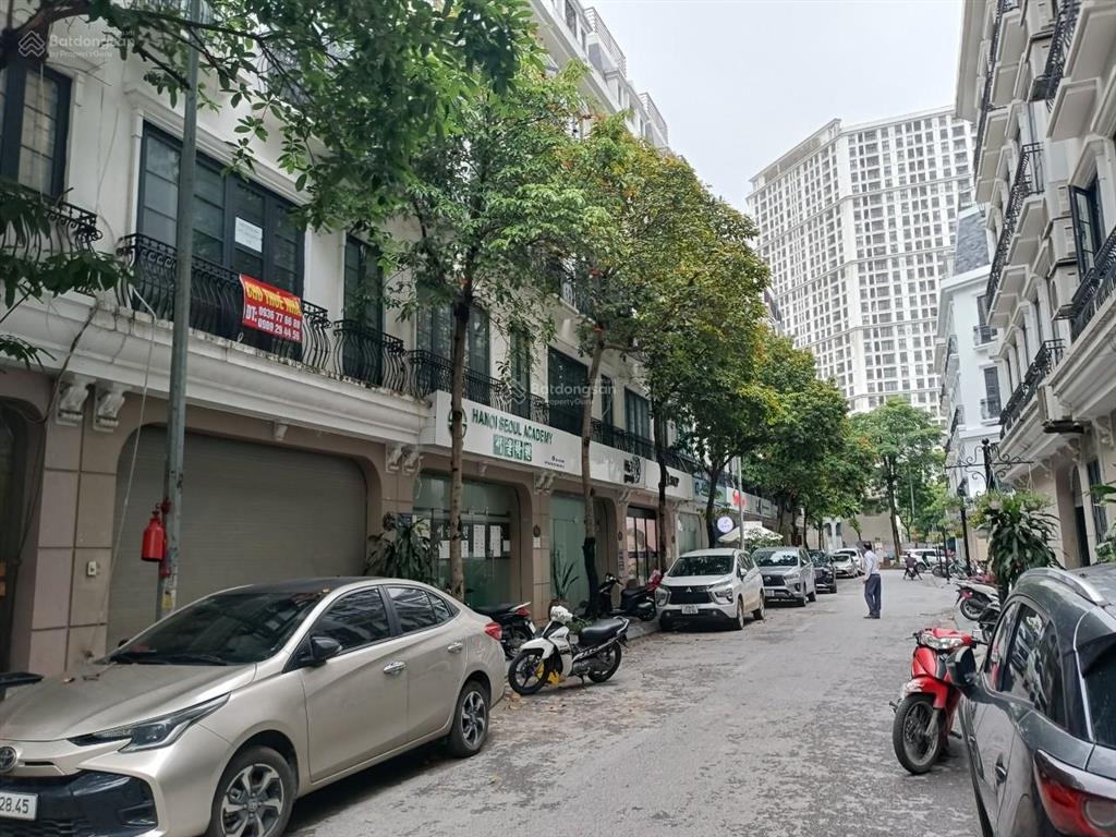 Cho thuê nhà fivestar đình thôn  phố người hàn  mễ trì 75m2 5 tầng. mt 5m. thang máy. giá 65tr/th