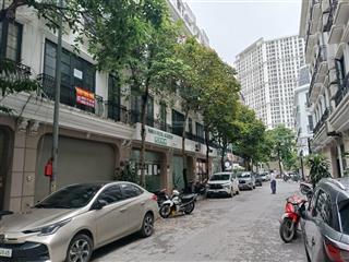 Cho thuê nhà fivestar đình thôn  phố người hàn  mễ trì 75m2 5 tầng. mt 5m. thang máy. giá 65tr/th