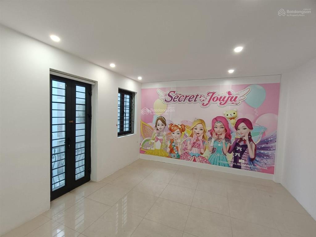 Cho thuê nhà fivestar đình thôn  phố người hàn  mễ trì 75m2 5 tầng. mt 5m. thang máy. giá 65tr/th