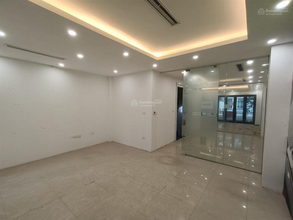 Cho thuê nhà fivestar đình thôn  phố người hàn  mễ trì 75m2 5 tầng. mt 5m. thang máy. giá 65tr/th