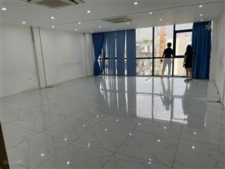 Cho thuê nhà kđt mễ trì hạ  mễ trì  từ liêm  hà nội 120m2 5 tầng, mt 7,5m. thông sàn. giá 80tr