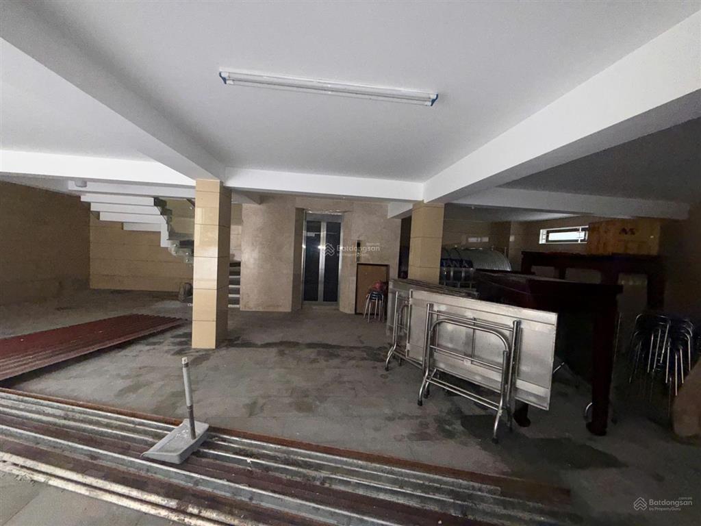 Cho thuê biệt thự kđt nam cường cổ nhuế dt 220m2 xd 120m2*4 tầng 1 hầm.lô góc. thang máy. giá 55tr