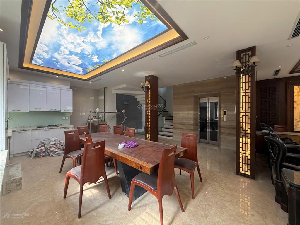 Cho thuê biệt thự kđt nam cường cổ nhuế dt 220m2 xd 120m2*4 tầng 1 hầm.lô góc. thang máy. giá 55tr