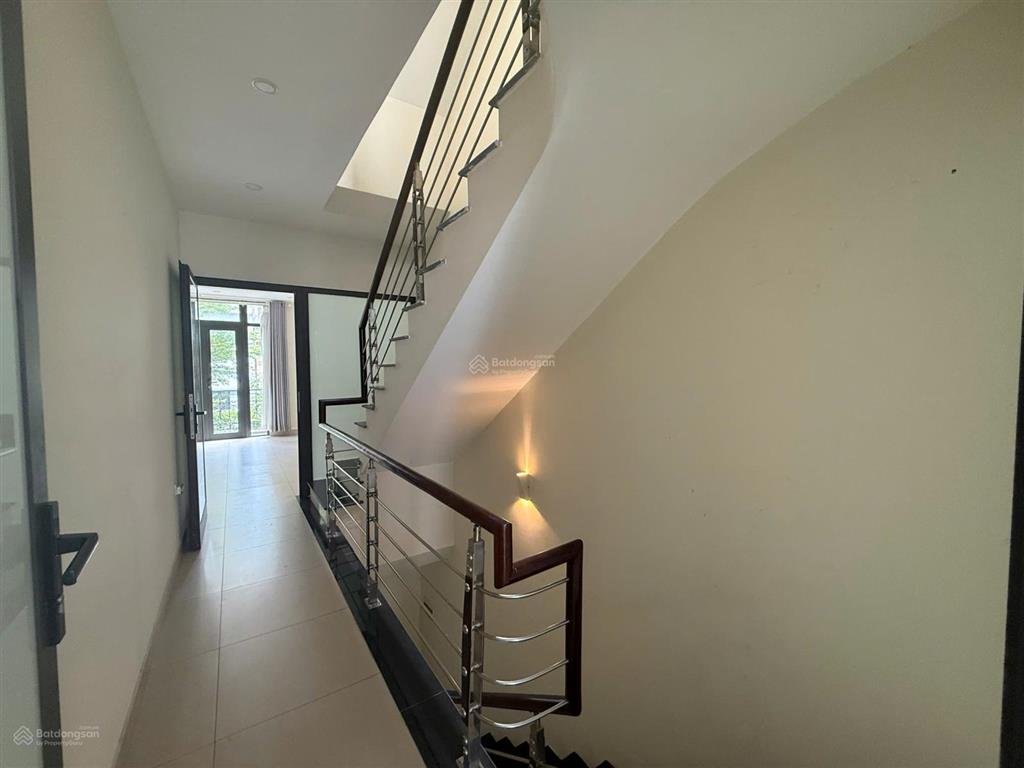 Cho thuê liền kề 107 xuân la  xuân đỉnh  tây hồ  hn 110m2 5 tầng mt 5m. giá 50tr