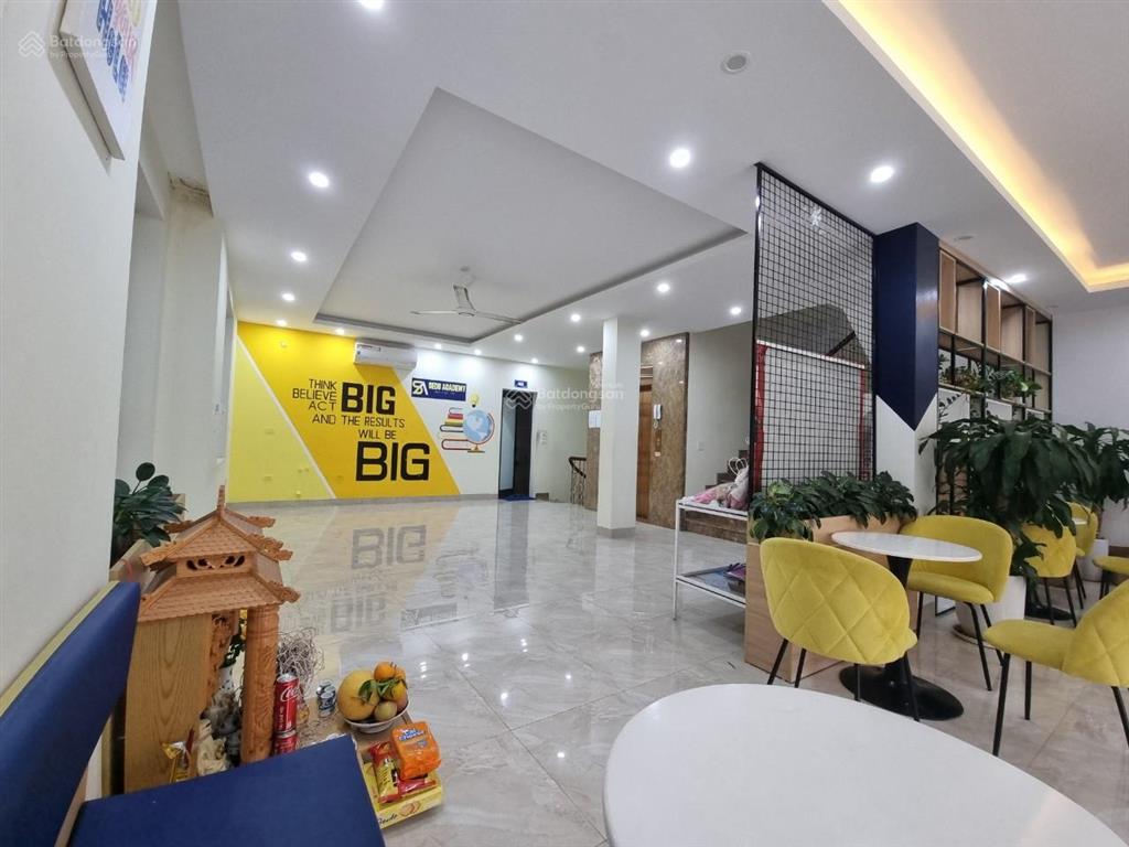 Cho thuê biệt thự kđt nam cường cổ nhuế dt 220m2 xd 110m2 * 4 tầng 1 hầm. thang máy. giá 55tr/th