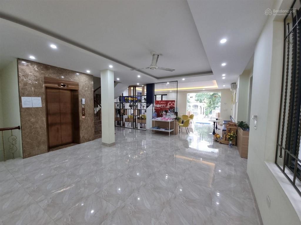 Cho thuê biệt thự kđt nam cường cổ nhuế dt 220m2 xd 110m2 * 4 tầng 1 hầm. thang máy. giá 55tr/th