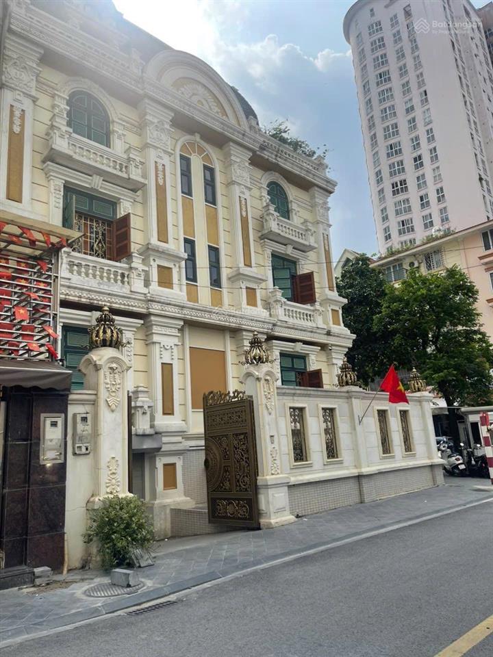 Cho thuê biệt thự sang trọng phố trung kính  yên hoà hn 290m2 5 tầng. thang máy. giá 150tr
