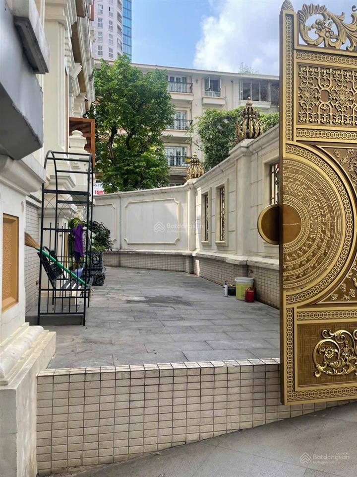 Cho thuê biệt thự sang trọng phố trung kính  yên hoà hn 290m2 5 tầng. thang máy. giá 150tr