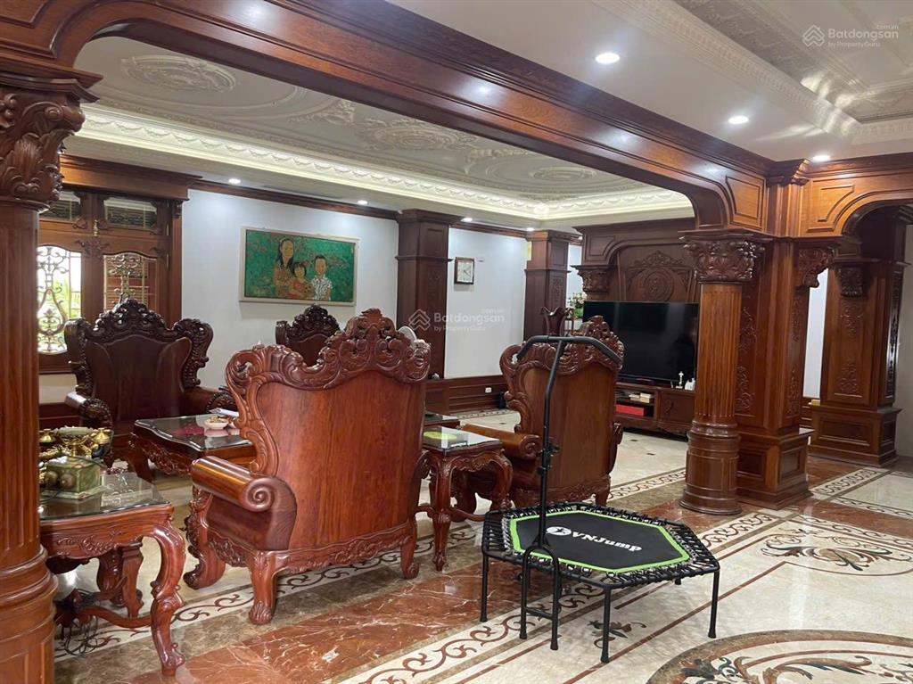 Cho thuê biệt thự sang trọng phố trung kính  yên hoà hn 290m2 5 tầng. thang máy. giá 150tr
