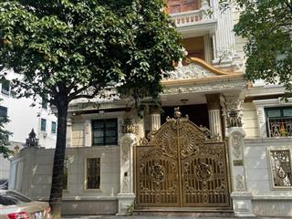 Cho thuê biệt thự sang trọng phố trung kính  yên hoà hn 290m2 5 tầng. thang máy. giá 150tr