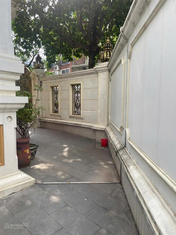 Cho thuê biệt thự sang trọng phố trung kính  yên hoà hn 290m2 5 tầng. thang máy. giá 150tr
