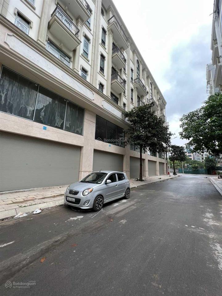 Cho thuê sh him lam vạn phúc  hà đông 95m2 7 tầng mặt tiền 6.5m. thông sàn, thang máy, giá 50tr/th