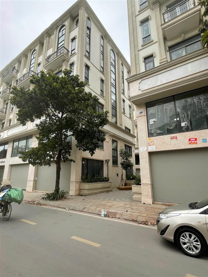 Cho thuê sh him lam vạn phúc  hà đông 95m2 7 tầng mặt tiền 6.5m. thông sàn, thang máy, giá 50tr/th