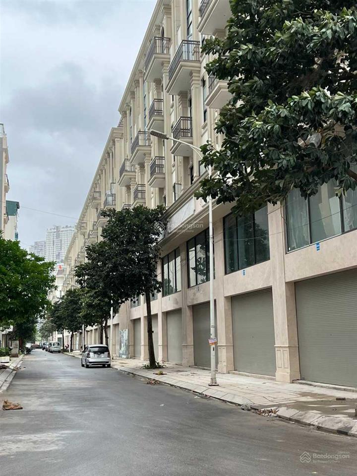 Cho thuê sh him lam vạn phúc  hà đông 95m2 7 tầng mặt tiền 6.5m. thông sàn, thang máy, giá 50tr/th