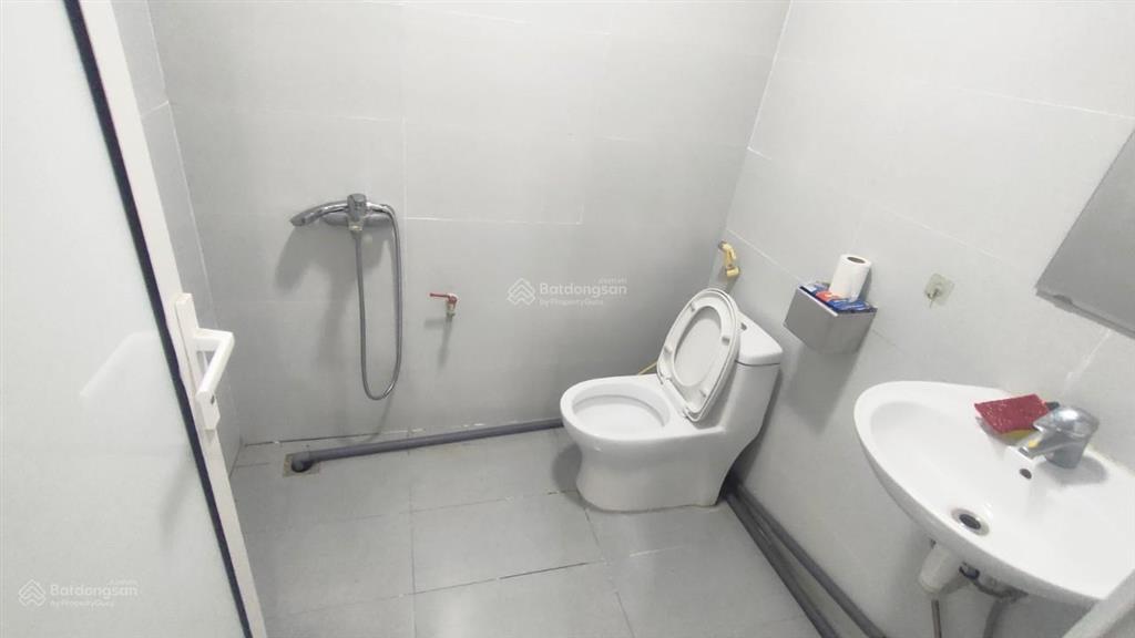 Cho thuê nhà kđt đại kim mới  hoàng mai. dt 80m2, 6t, mt 5m, thông sàn, thang máy. giá 35 triệu