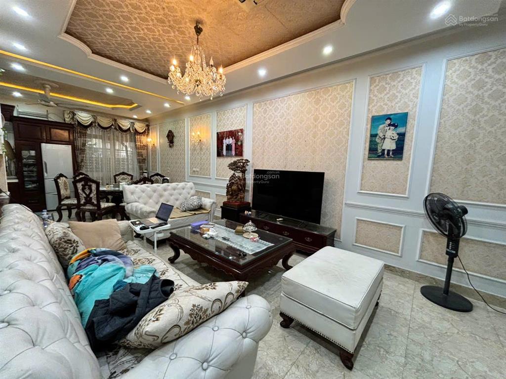 Cho thuê bt làng việt kiều châu âu  hà đông 150m2 4 tầng, mt 10m, nhà mới hiện đại. 40tr/th