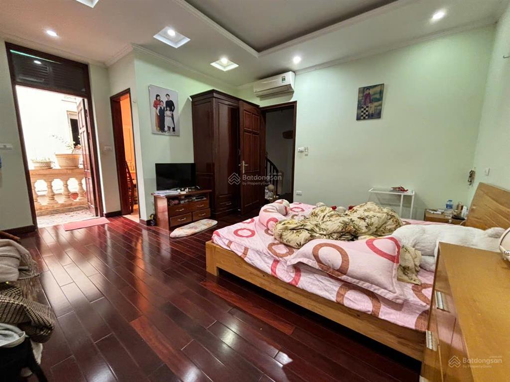 Cho thuê bt làng việt kiều châu âu  hà đông 150m2 4 tầng, mt 10m, nhà mới hiện đại. 40tr/th