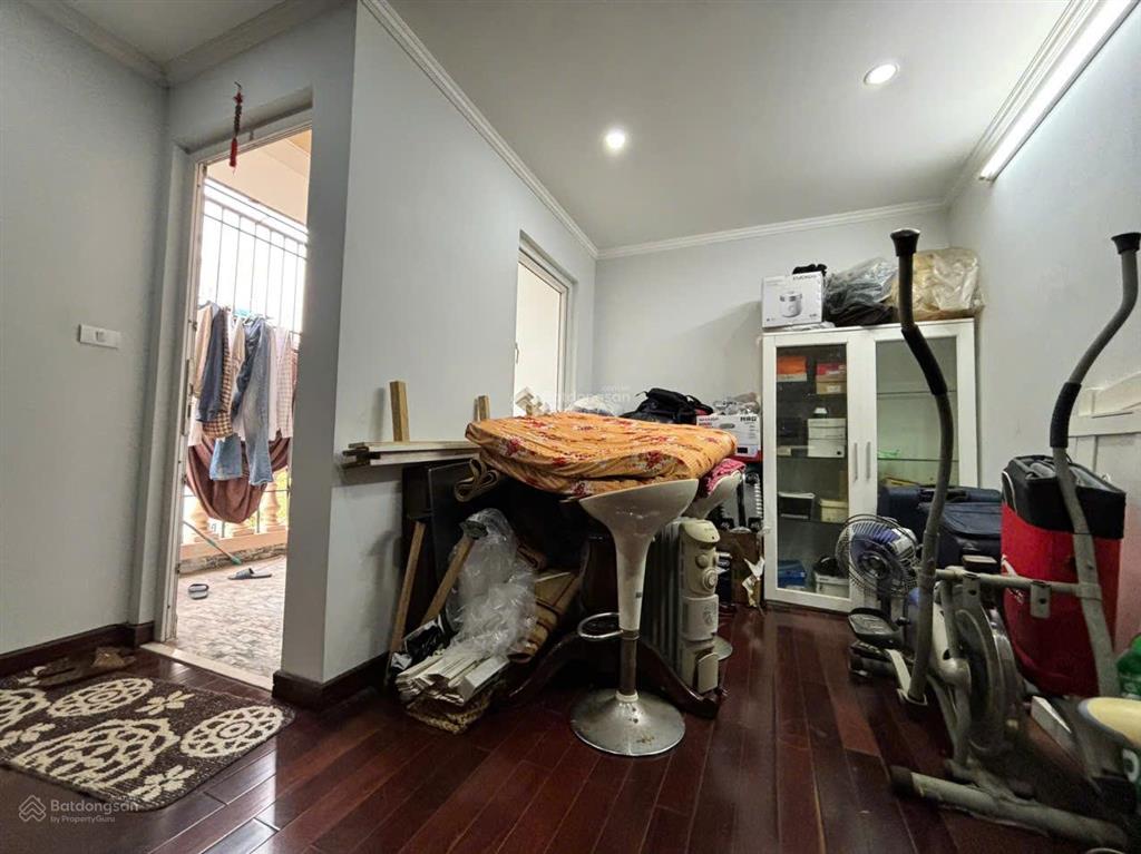 Cho thuê bt làng việt kiều châu âu  hà đông 150m2 4 tầng, mt 10m, nhà mới hiện đại. 40tr/th