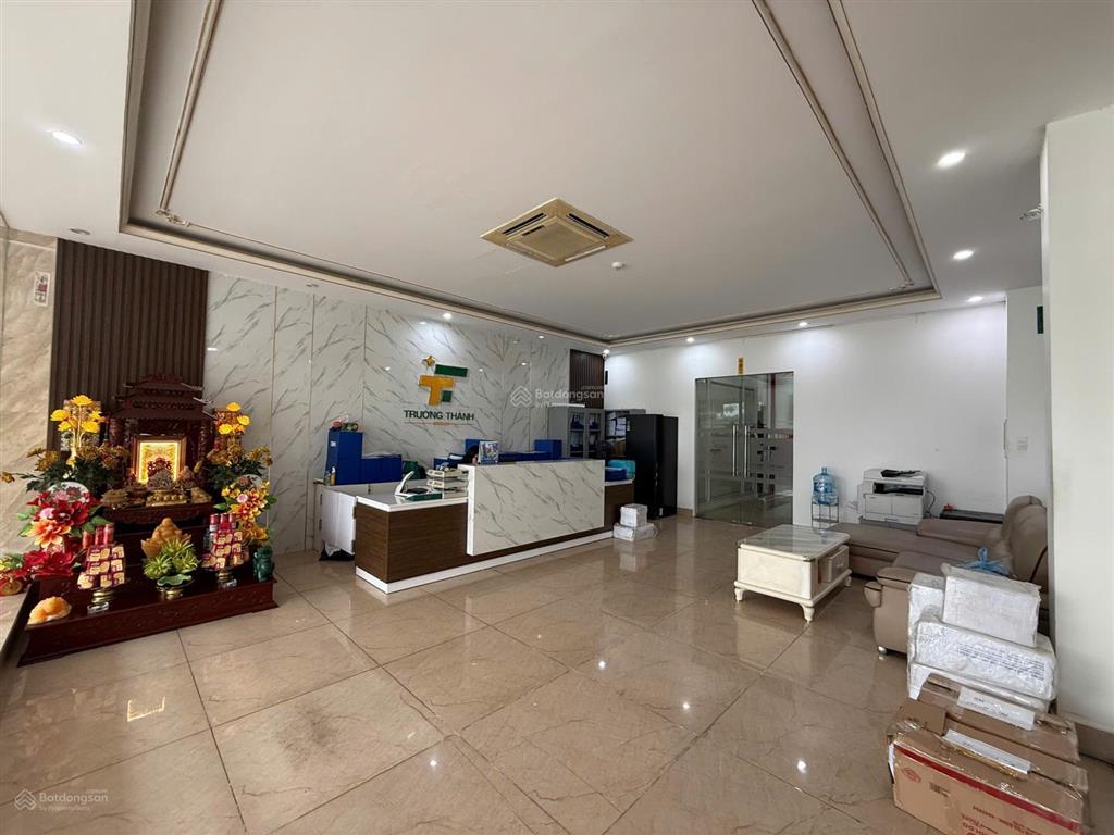 Cho thuê tòa nhà vp mặt phố nguyễn quốc trị  yên hòa  hn 110m2 6 tầng 1 hầm. mt 6.5m. giá 120tr