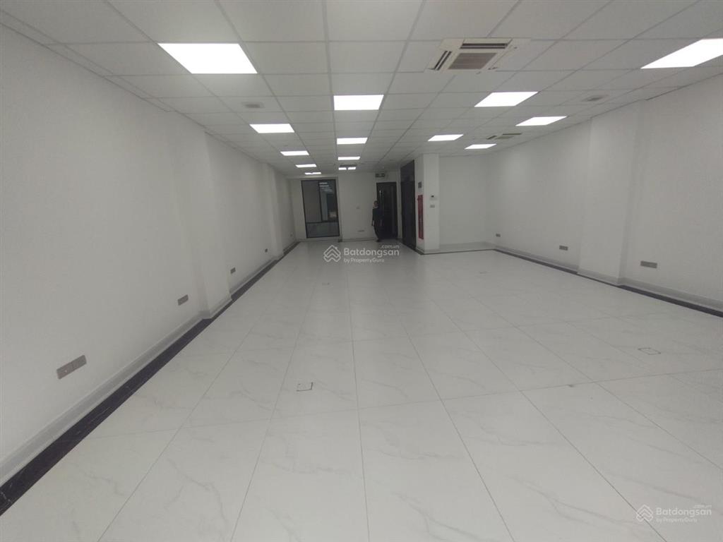 Cho thuê tòa nhà vp mặt phố nguyễn quốc trị  yên hòa  hn 110m2 6 tầng 1 hầm. mt 6.5m. giá 120tr
