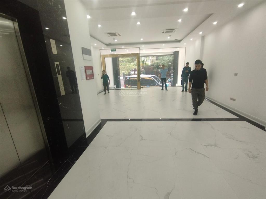Cho thuê tòa nhà vp mặt phố nguyễn quốc trị  yên hòa  hn 110m2 6 tầng 1 hầm. mt 6.5m. giá 120tr