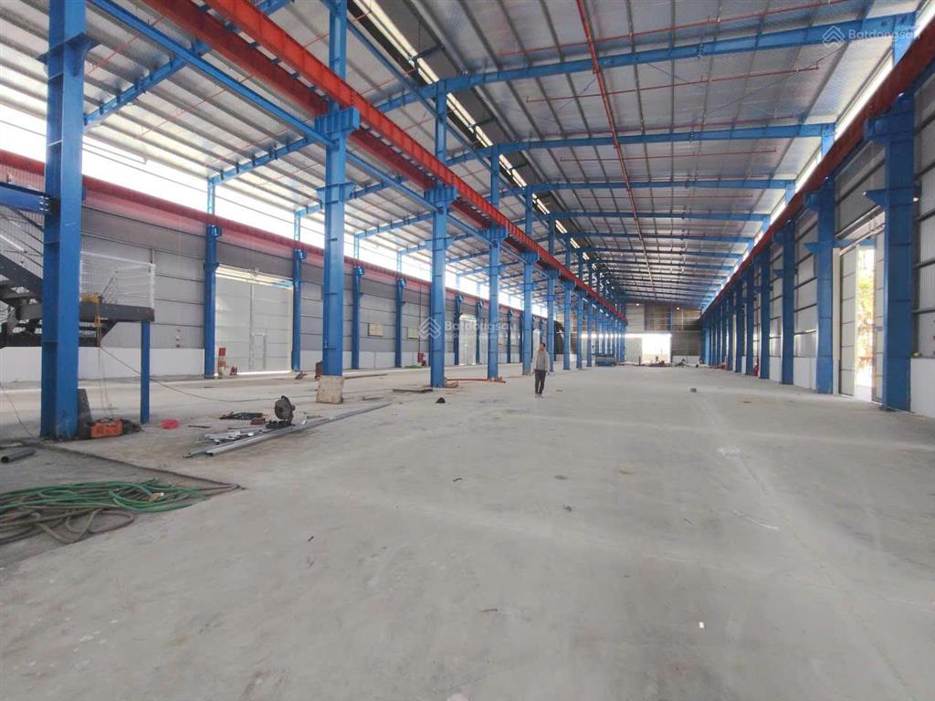 Kho xưởng kcn thạch thất  quốc oai, 5000m2, pccc nghiệm thu, điện 3fa, xuất vat, xe công, 140k/m