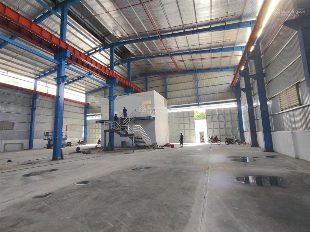 Kho xưởng kcn thạch thất  quốc oai, 5000m2, pccc nghiệm thu, điện 3fa, xuất vat, xe công, 140k/m