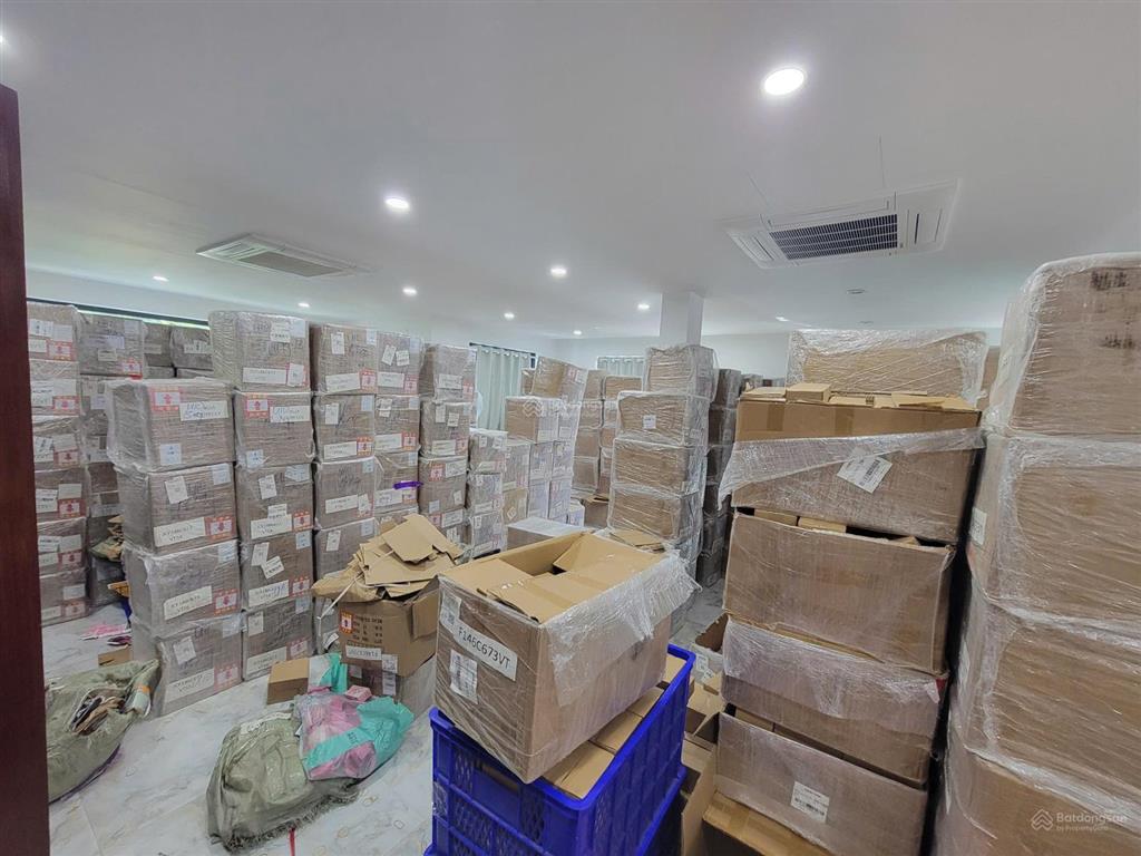 Cho thuê biệt thự 214 nguyễn xiển, diện tích 140m lô góc, giá 65tr,  mr. linh 0936 983 ***
