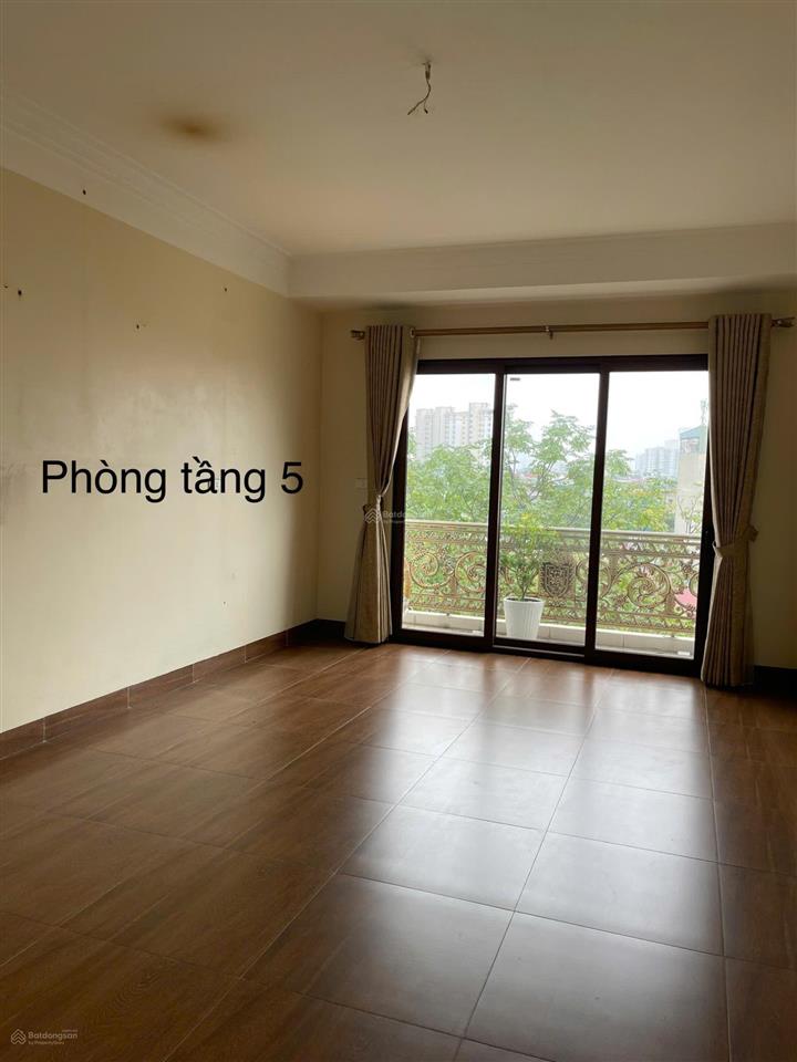 Cho thuê nhà ngõ nguyễn xiển, dt 80m2, 5 tầng, có thang máy, giá 25 triệu/tháng