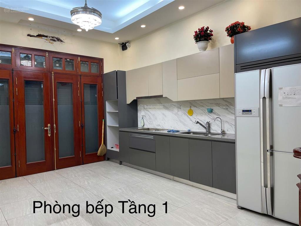 Cho thuê nhà ngõ nguyễn xiển, dt 80m2, 5 tầng, có thang máy, giá 25 triệu/tháng