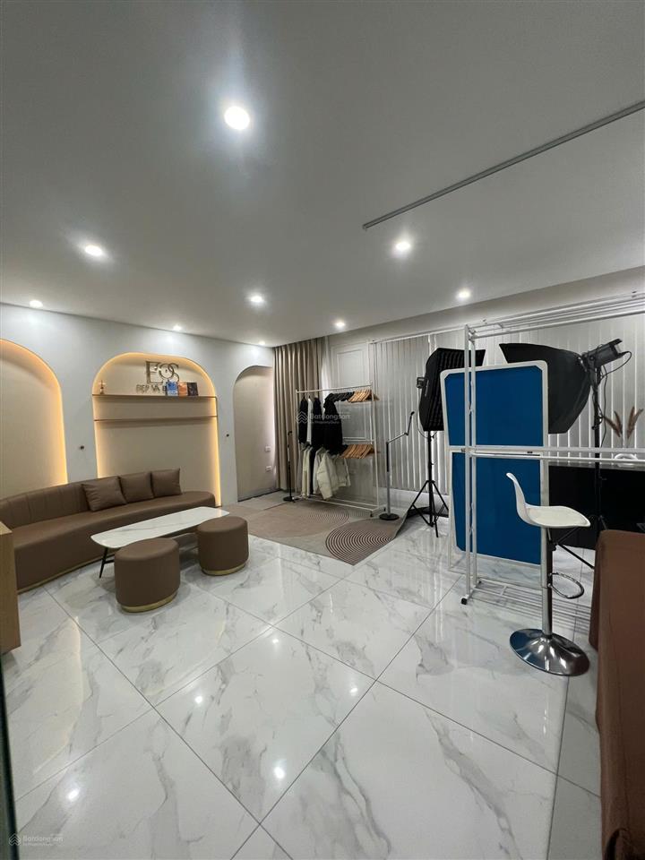 Cho thuê nhà vinhomes gardenia, hàm nghi, mỹ đình. dt 93m2, mt 6m, 5 tầng thang máy, giá 55 triệu