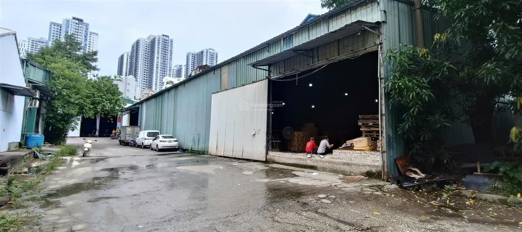 Ct kho xưởng đường phú diễn, ngay cầu diễn, dt 850m2, điện 3fa, xe công, vat, bảo vệ. giá 105k
