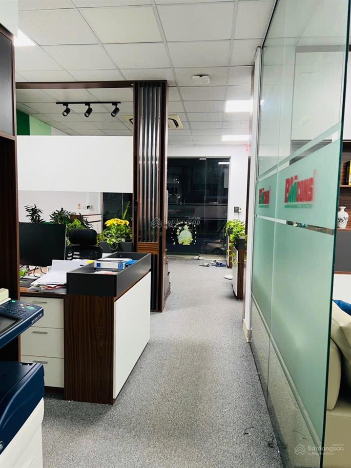 Cho thuê liền kề đường 23 tp giao lưu  phạm văn đồng  hn 120m2 tầng 1. mặt tiền 8m. giá 28tr
