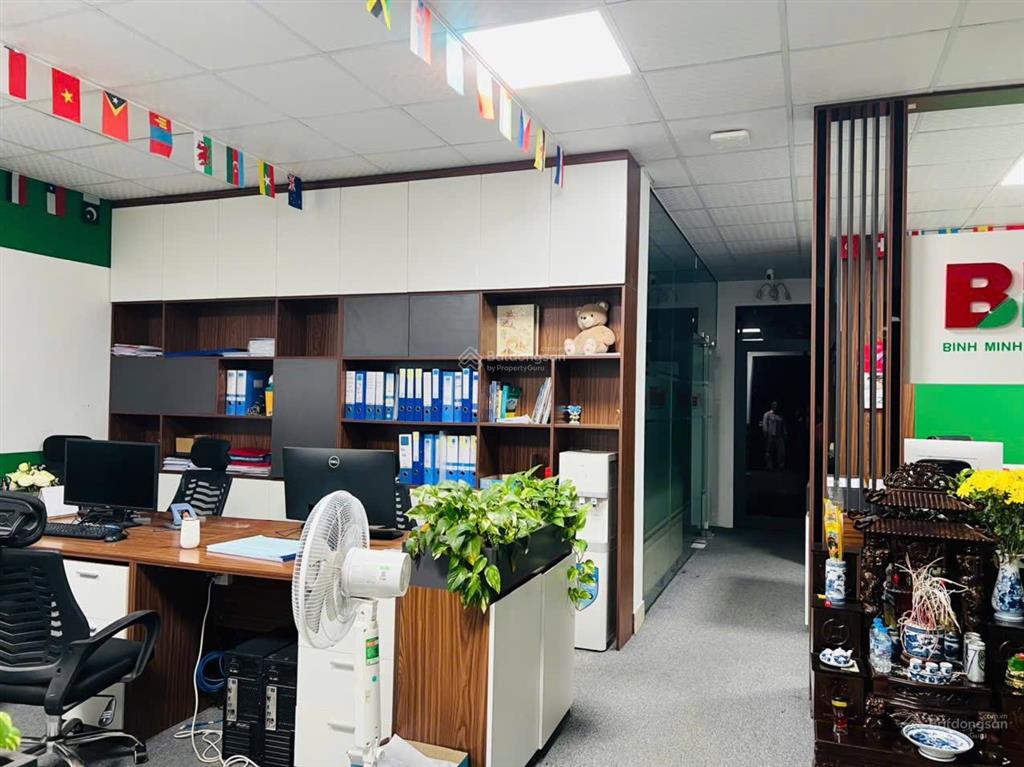 Cho thuê liền kề đường 23 tp giao lưu  phạm văn đồng  hn 120m2 tầng 1. mặt tiền 8m. giá 28tr