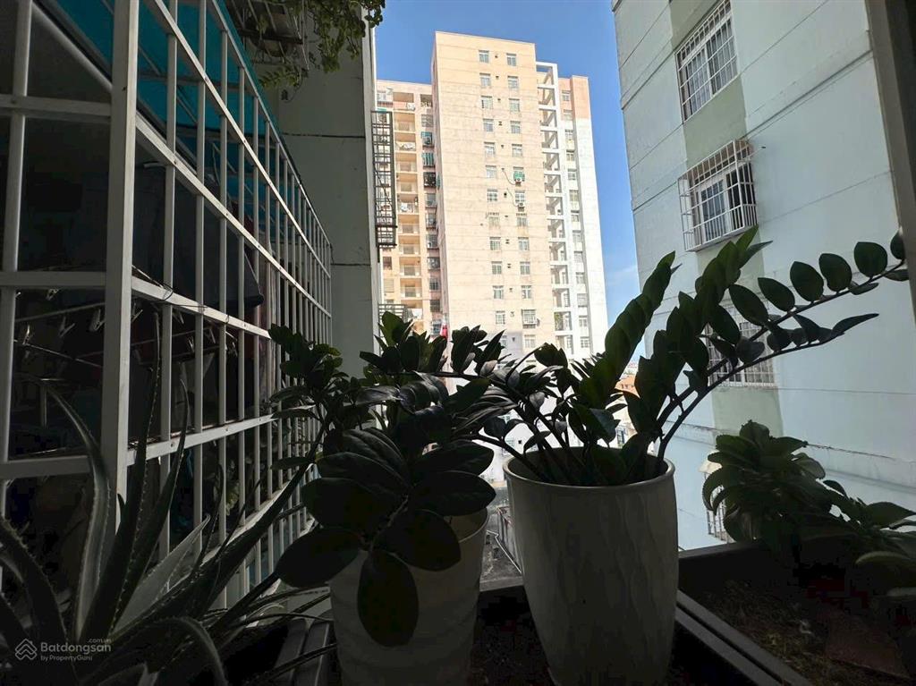 Bán căn hộ seaview 63m2,2pn,1wc giá 2tỷ380tr.call 0989 116 *** mr hà.