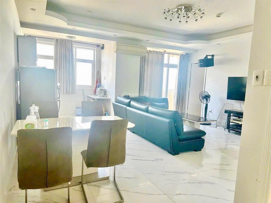 Bán căn 165a thuỳ vân 90m2,2pn,2wc giá 4,3tỷ.call 0989 116 *** mr hà.