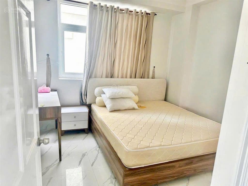 Bán căn 165a thuỳ vân 90m2,2pn,2wc giá 4,3tỷ.call 0989 116 *** mr hà.