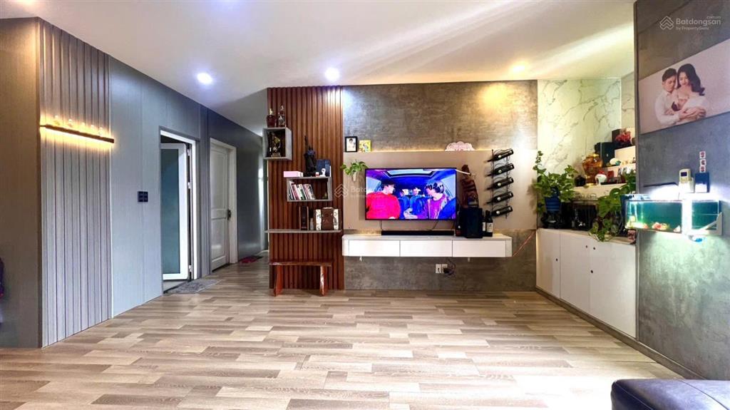 Bán căn melody 100m², 2pn, 2wc giá 5 tỷ. call 0989 116 *** mr hà.