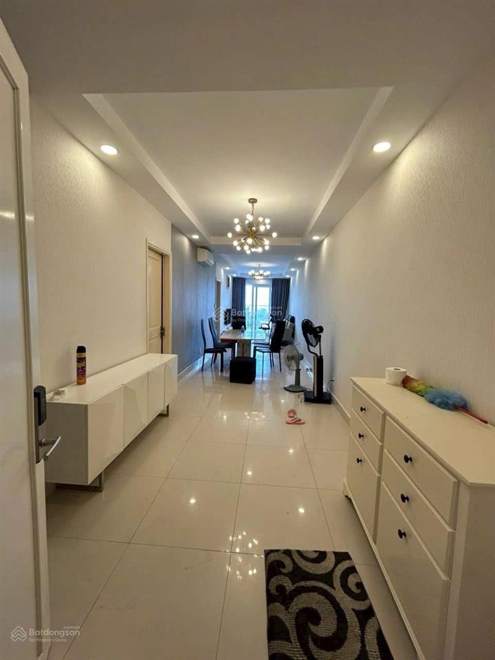 Bán căn hộ melody 83m2,2pn,2wc giá 3,5tỷ.call 0989 116 *** mr hà.