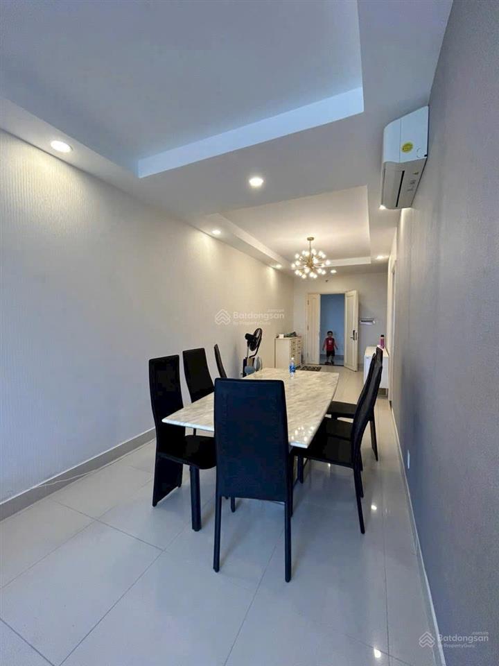 Bán căn hộ melody 83m2,2pn,2wc giá 3,5tỷ.call 0989 116 *** mr hà.
