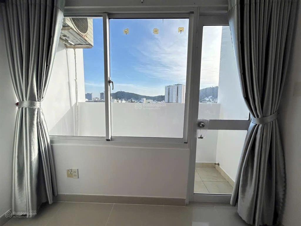 Bán căn hộ oscland 58m2,2pn,2wc giá 2,5 tỷ.call 0989 116 *** mr hà.