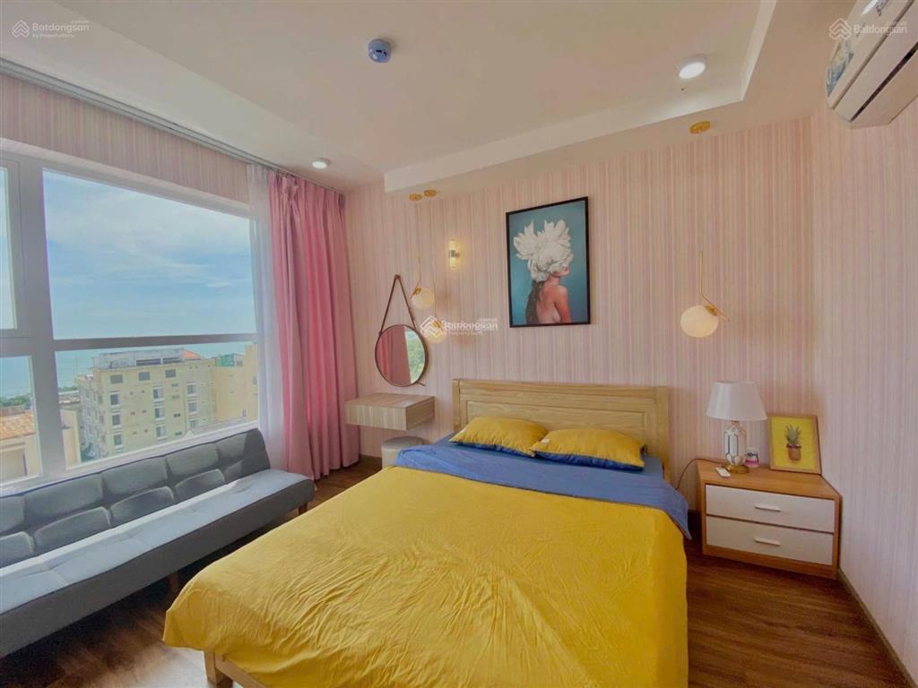 Bán căn goldsea 80m2,2pn,2wc view biển 3,8 tỷ.call 0989 116 *** mr hà.