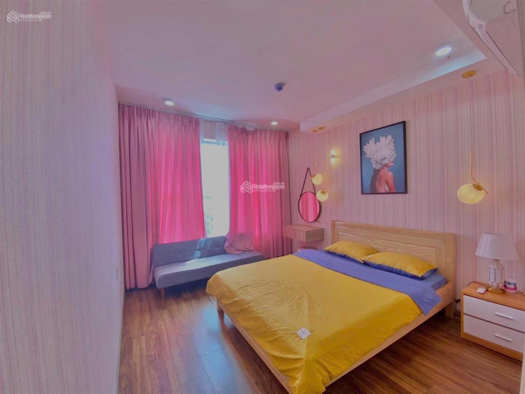 Bán căn goldsea 80m2,2pn,2wc view biển 3,8 tỷ.call 0989 116 *** mr hà.